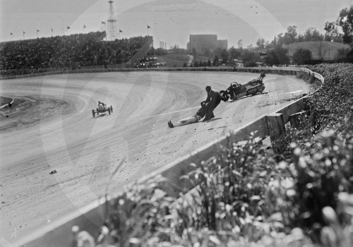 The Impact of Weather Conditions on Vintage Car Racing