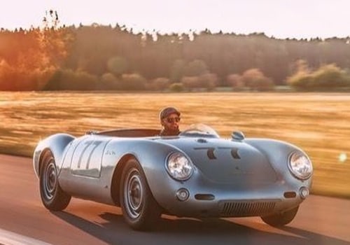 Exploring the Distinct Worlds of Vintage and Modern Car Racing